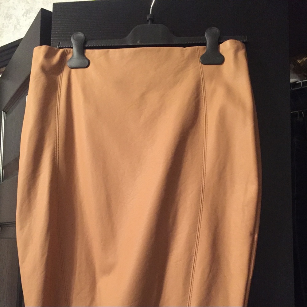 Kardashian’s leather look new with tags